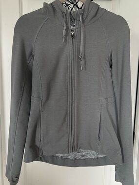 lululemon athletica women’s Gray Full-Zip Hooded sweatshirt size 4
